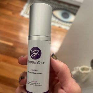 The Derma shop Tinted sunscreen